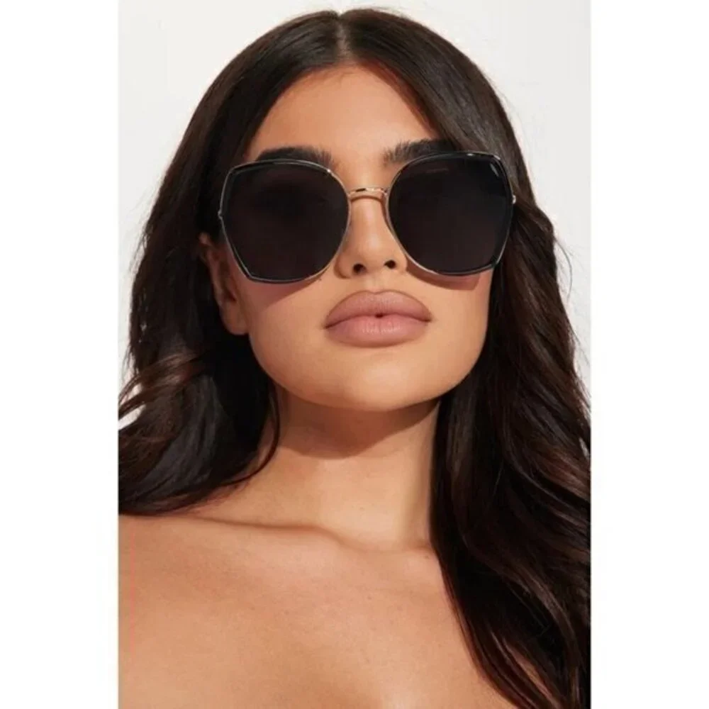 Sensitive Contemplation Cat‎ Eye Frame Sunglasses Black
